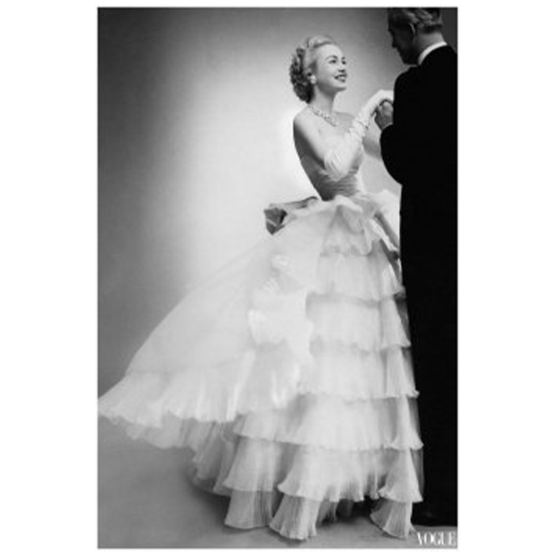 Постер Belle of the ball in Balenciaga Vogue 1951 Постер Belle of the ball in Balenciaga Vogue 1951 в Челябинске | Loft Concept