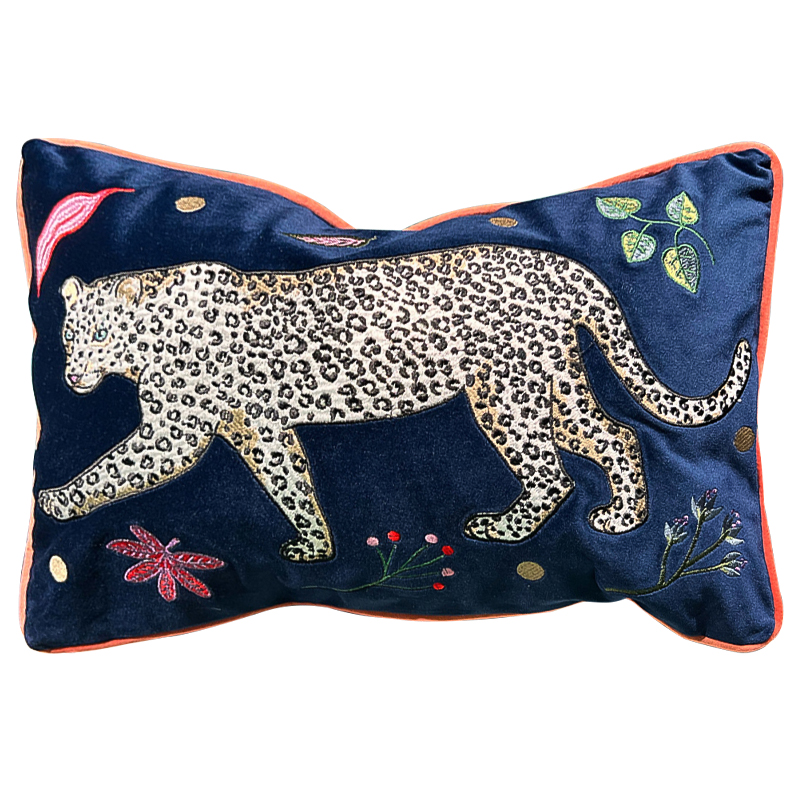 Декоративная подушка с вышивкой Panther Embroidery Cushion Темно-синий Мульти Декоративная подушка с вышивкой Panther Embroidery Cushion Темно-синий Мульти в Челябинске | Loft Concept
