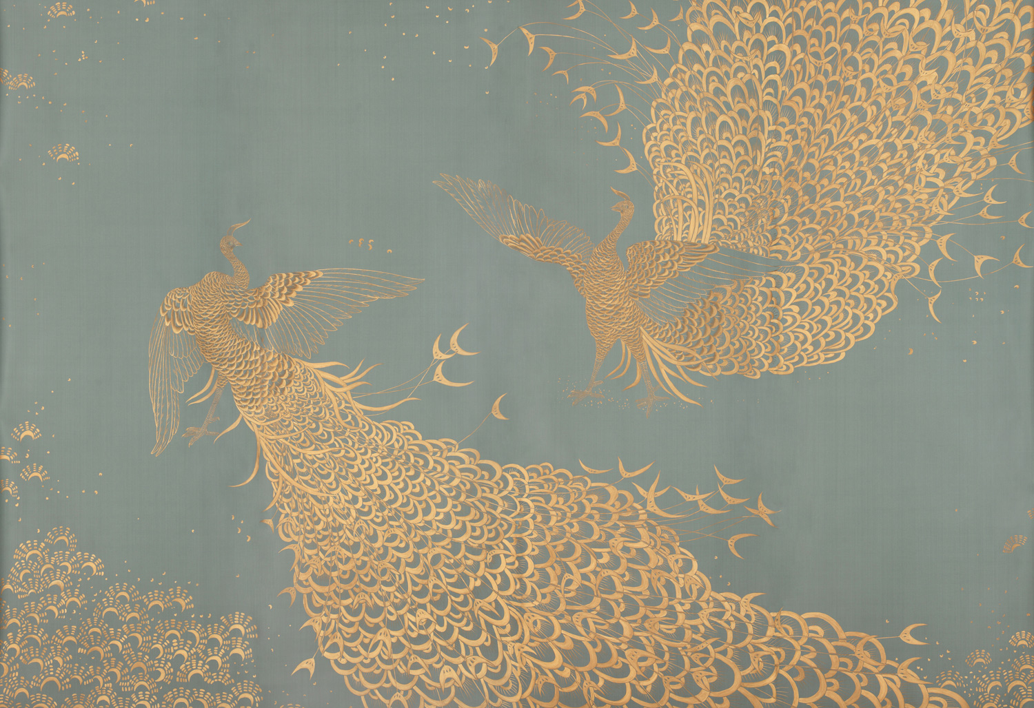 Обои ручная роспись в стиле Арт-деко Whistler Peacocks Golden colourway on Blue Grey dyed silk Обои ручная роспись в стиле Арт-деко Whistler Peacocks Golden colourway on Blue Grey dyed silk - постер Loft-Concept в Челябинске
