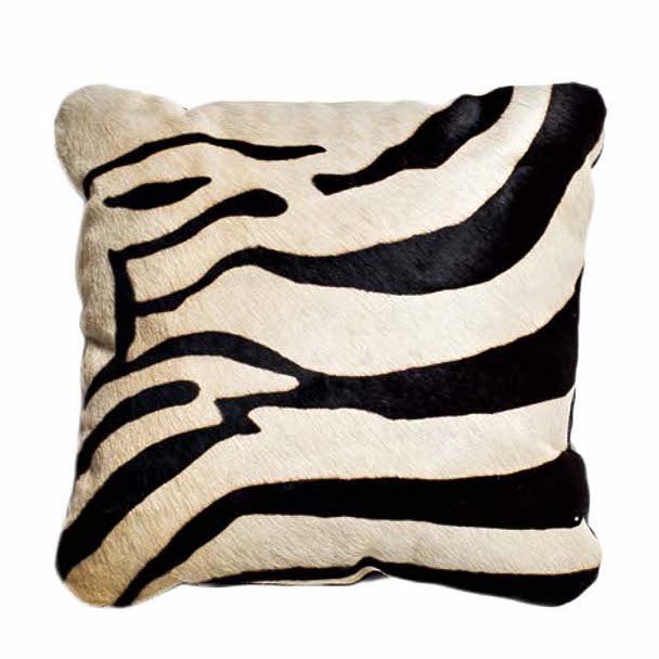 Подушка меховая Zebra Белый Черный Подушка меховая Zebra Белый Черный в Челябинске | Loft Concept