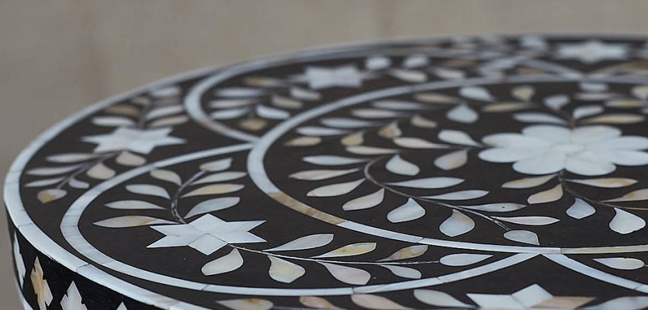 Приставной столик Inlaid Bone Flowers Приставной столик Inlaid Bone Flowers - Loft-Concept в Челябинске