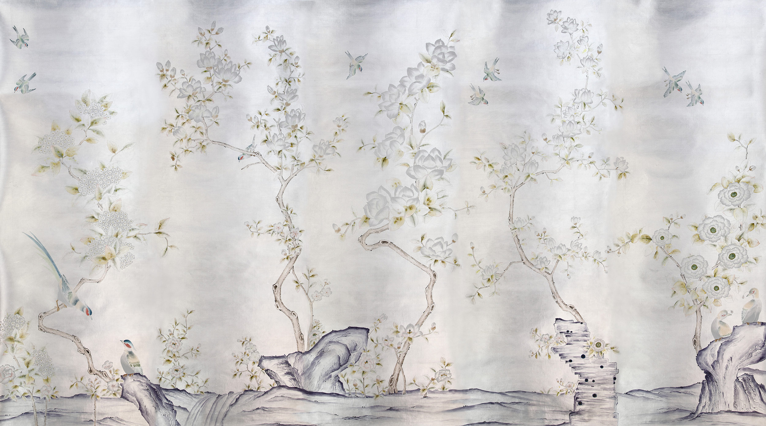 Обои ручная роспись Japanese Garden Special Colourway on Ocean Silver gilded silk Обои ручная роспись Japanese Garden Special Colourway on Ocean Silver gilded silk - постер Loft-Concept в Челябинске