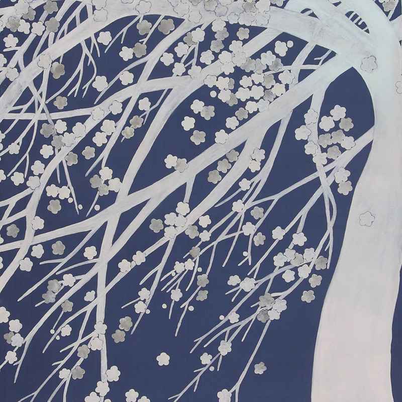 Обои ручная роспись в стиле Арт-деко Windswept Blossom Special Colourway on Dark Blue dyed silk Обои ручная роспись в стиле Арт-деко Windswept Blossom Special Colourway on Dark Blue dyed silk в Челябинске | Loft Concept
