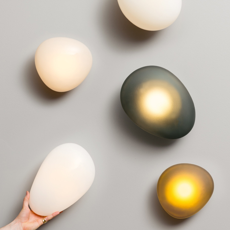 Бра ANDlight Pebble Ceiling Wall Белое матовое стекло Серый Янтарь (Amber) Бра ANDlight Pebble Ceiling Wall Белое матовое стекло Серый Янтарь (Amber) в Челябинске | Loft Concept