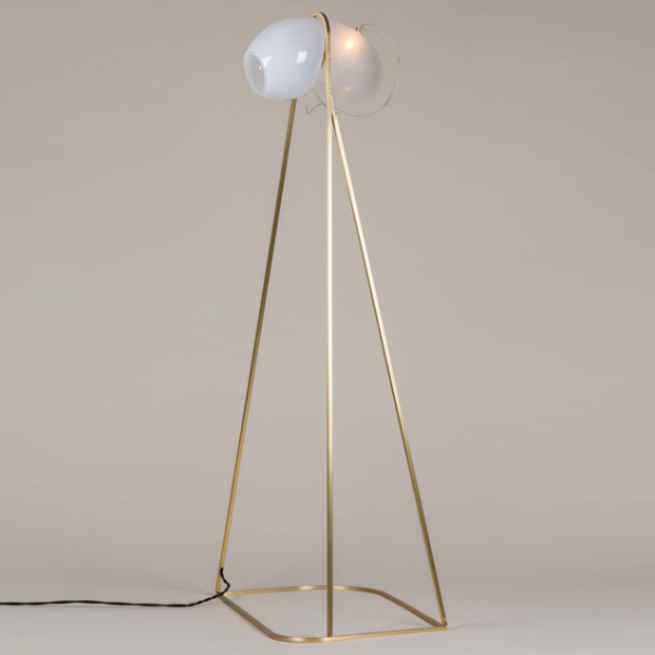 Торшер White glass trap floor lamp Латунь Молочный Прозрачный Торшер White glass trap floor lamp Латунь Молочный Прозрачный в Челябинске | Loft Concept