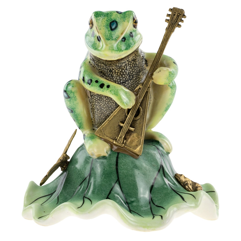 Статуэтка Frog and Balalaika Зеленый Золотой Статуэтка Frog and Balalaika Зеленый Золотой в Челябинске | Loft Concept
