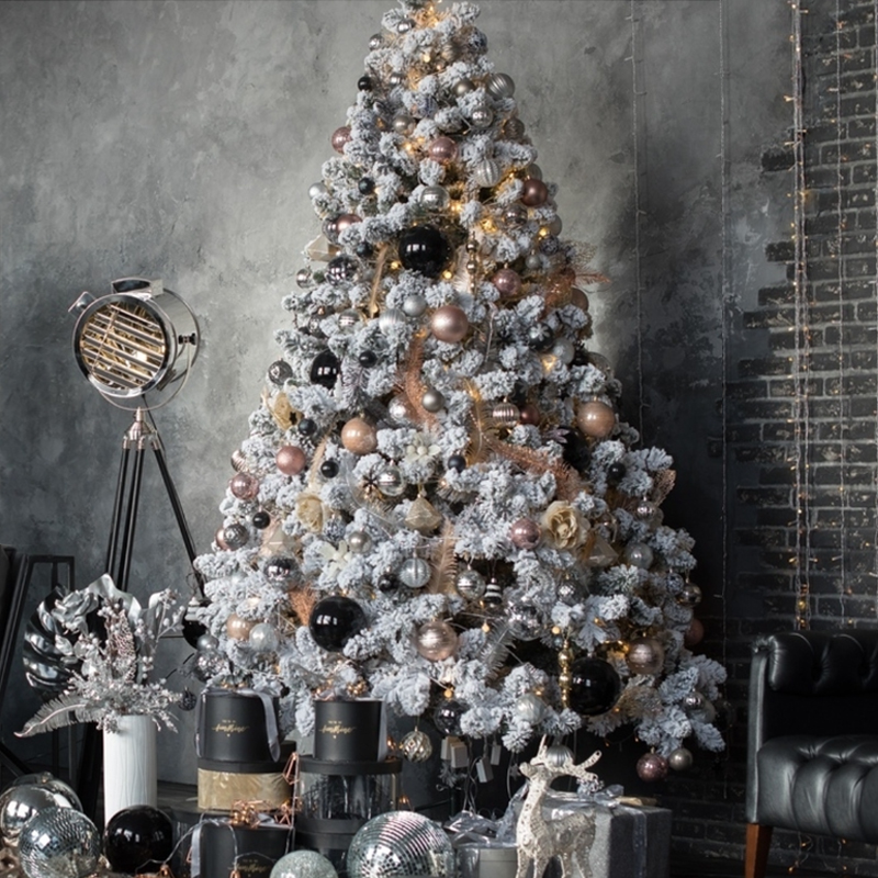 Елка Дизайнерская Украшенная Черным и Золотым декором Christmas tree Black and Gold Золотой Белый Черный в Челябинске | Loft Concept 