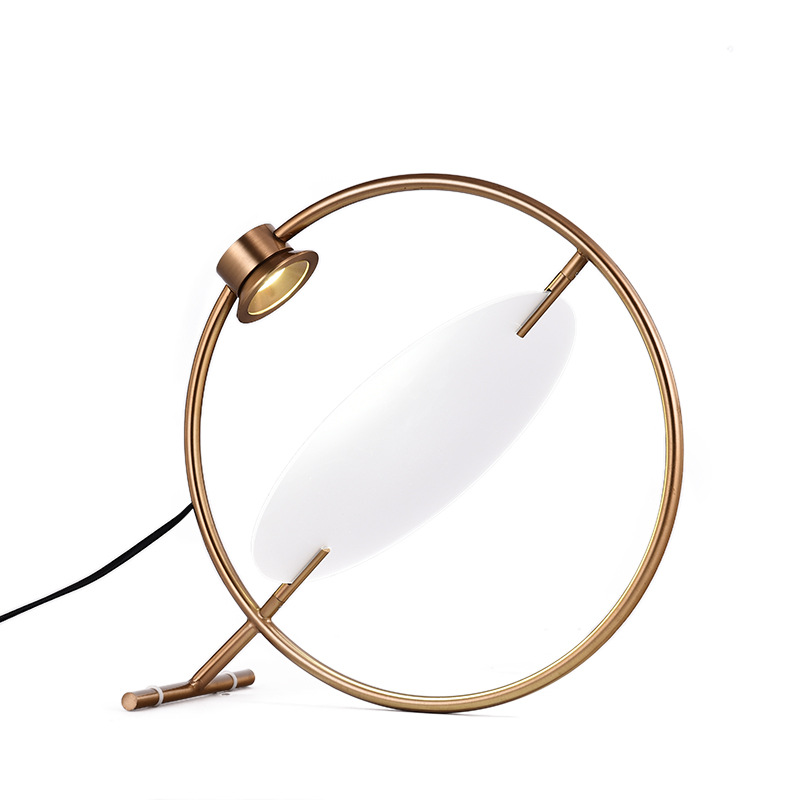 Настольная лампа Gaspar Table Lamp Золотой Белый Настольная лампа Gaspar Table Lamp Золотой Белый в Челябинске | Loft Concept