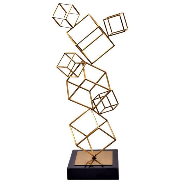 Статуэтка Cube Balance Stat gold Черный Глянцевое золото Статуэтка Cube Balance Stat gold Черный Глянцевое золото в Челябинске | Loft Concept