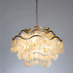 Люстра подвесная с белыми перламутровыми подвесками и изогнутыми золотистыми элементами Диаметр 60 см SHELL Chandelier варинант исполнения - 2 | Loft Concept в Челябинске