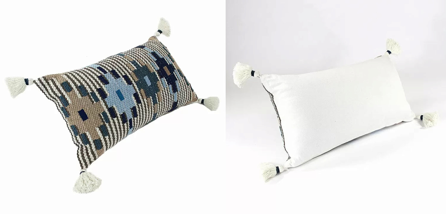 Подушка Blue Ikat с кисточками Подушка Blue Ikat с кисточками - Loft-Concept в Челябинске