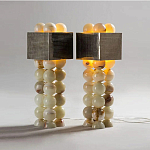 Настольная лампа с основанием из 24 выточенных сферических камней Through Stone варинант исполнения - 2 | Loft Concept в Челябинске