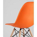 Пластиковый стул на ножках из массива бука Eames Orange варинант исполнения - 3 | Loft Concept в Челябинске
