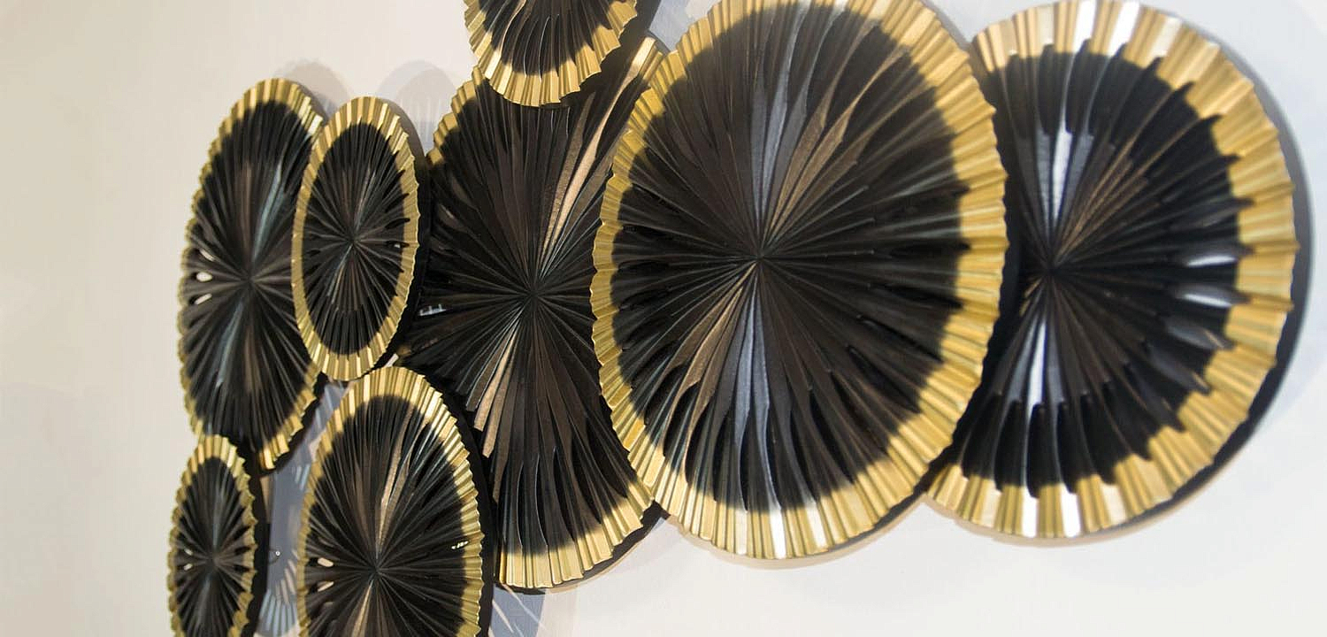 Арт-объект Apollo Black and Gold Wall Plaque Disc gap 8 Арт-объект Apollo Black and Gold Wall Plaque Disc gap 8 - Loft-Concept в Челябинске