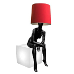 Лампа MANNEQUIN LAMP с абажуром девушка на кресле варинант исполнения - 2 | Loft Concept в Челябинске