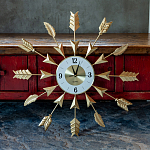 Часы настенные золотые из металла с декором в виде стрел Current Time варинант исполнения - 2 | Loft Concept в Челябинске