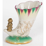 Ваза из фарфора с бронзовой фигуркой ангела Eden Garden porcelain and bronze варинант исполнения - 2 | Loft Concept в Челябинске