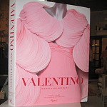Подарочная Книга Valentino: Themes and Variations варинант исполнения - 3 | Loft Concept в Челябинске