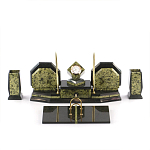 Настольный письменный набор из змеевика с часами и таблетницей Successful Leader варинант исполнения - 1 | Loft Concept в Челябинске