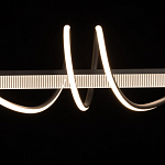 Люстра линейная черного цвета с волнообразным металлическим элементом Luke Lampco Tracer Lamp варинант исполнения - 4 | Loft Concept в Челябинске