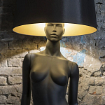 Лампа MANNEQUIN LAMP с абажуром изгибы тела варинант исполнения - 6 | Loft Concept в Челябинске