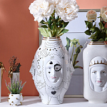 Ваза с декоративными лицами и графическими элементами в виде сердец и символов Faces of Imagination варинант исполнения - 5 | Loft Concept в Челябинске
