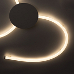 Люстра белого цвета с тремя изогнутыми светодиоидными плафонами Luke Lampco Tracer Lamp варинант исполнения - 5 | Loft Concept в Челябинске