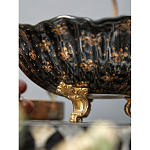 Блюдо черного цвета из фрафора на бронзовых ножках Eden Garden porcelain and bronze варинант исполнения - 5 | Loft Concept в Челябинске