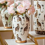 Ваза белая овальная с рисунком леопардов и золотыми акцентами LEOPARD Collection варинант исполнения - 5 | Loft Concept в Челябинске