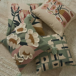 Подушка с цветочным принтом Blooming Elegance Lily варинант исполнения - 5 | Loft Concept в Челябинске