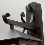 Настенный фонарь черного цвета в форме фонаря с решетчатым плафоном и фактурным стеклом Elstead Lighting варинант исполнения - 2 | Loft Concept в Челябинске