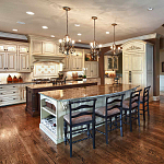 Люстра с подвесками из прозрачного стекла на кованом каркасе бронзового цвета в классическом стиле Quoizel варинант исполнения - 15 | Loft Concept в Челябинске