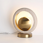 Настольная лампа с бежевым текстурным кольцом и латунным шаром в центре Tactile   варинант исполнения - 4 | Loft Concept в Челябинске