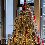 Комплект Новогодней Елки вместе с серебряной мишурой и красными лентами варинант исполнения - 2 | Loft Concept в Челябинске