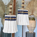 Подвесной светильник с подвесом из деревянных бусин и абажуром из кисточек Аmbiance варинант исполнения - 2 | Loft Concept в Челябинске