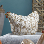 Статуэтка курица с резными белыми цветами на бежевой фактурной поверхности Rustic Chicken варинант исполнения - 3 | Loft Concept в Челябинске