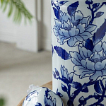 Ваза цилиндрической формы с крышкой и синим цветочным узором на белом фоне Blue & White Ornament варинант исполнения - 4 | Loft Concept в Челябинске