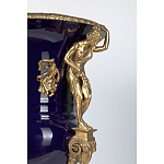 Ваза темно-синего цвета из фарфора с бронзовыми ручками в виде фигур Eden Garden porcelain and bronze варинант исполнения - 5 | Loft Concept в Челябинске