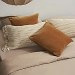 Чехол на подушку горчичного цвета с бахромой и объемным узором Ethnic mix варинант исполнения - 7 | Loft Concept в Челябинске