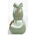 Ваза зеленого цвета из фарфора с бронзовыми ручками в виде драконов и рельефным цветочным декором Eden Garden porcelain and bronze варинант исполнения - 3 | Loft Concept в Челябинске