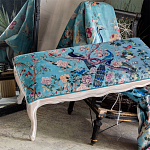 Банкетка из массива бука с цветочным принтом Turquoise Beige Chinoiserie Garden Banquette варинант исполнения - 5 | Loft Concept в Челябинске