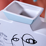 Ваза плоская белая с абстрактными черными линиями в форме лиц Faces of Imagination варинант исполнения - 6 | Loft Concept в Челябинске