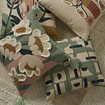 Подушка декоративная зеленого цвета с геометрическим рисунком Divine Abstractions варинант исполнения - 8 | Loft Concept в Челябинске