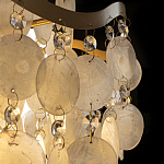 Люстра подвесная с белыми перламутровыми подвесками и изогнутыми золотистыми элементами Диаметр 50 см SHELL Chandelier варинант исполнения - 4 | Loft Concept в Челябинске