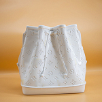 Кашпо в виде сумки  Bag Vase White Louis варинант исполнения - 3 | Loft Concept в Челябинске