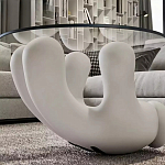 Дизайнерский журнальный стол с круглой прозрачной столешницей на белом фигурном основании Luqak варинант исполнения - 4 | Loft Concept в Челябинске