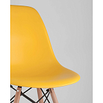Пластиковый стул на ножках из массива бука Eames Yellow варинант исполнения - 2 | Loft Concept в Челябинске
