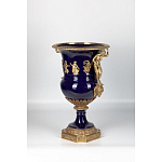 Ваза темно-синего цвета из фарфора с бронзовыми ручками в виде фигур Eden Garden porcelain and bronze варинант исполнения - 1 | Loft Concept в Челябинске