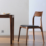 Стул деревянный с мягким сиденьем из черной натуральной кожи Moon Walnut Furniture варинант исполнения - 5 | Loft Concept в Челябинске