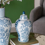 Ваза с крышкой и голубым цветочным рисунком на белом фоне Blue & White Ornament варинант исполнения - 4 | Loft Concept в Челябинске